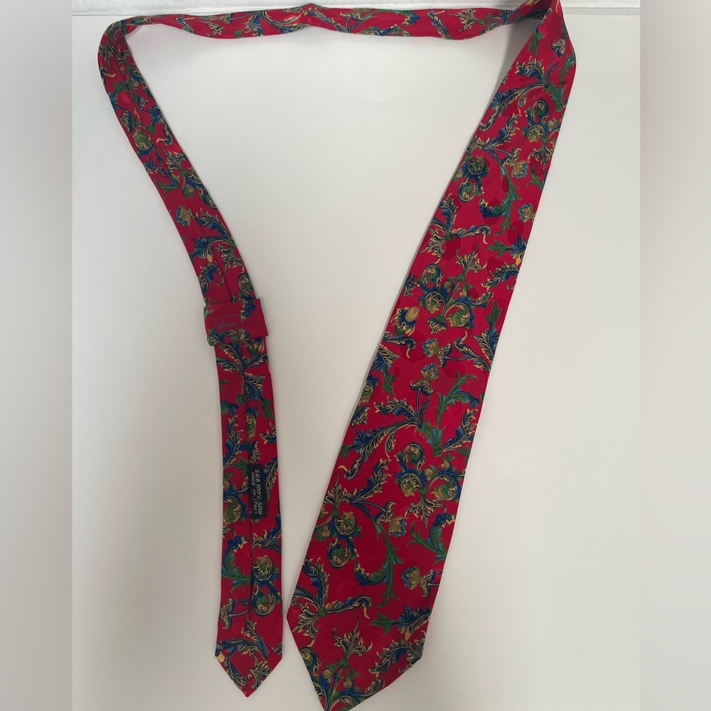 Like New Red Brioni Silk Tie